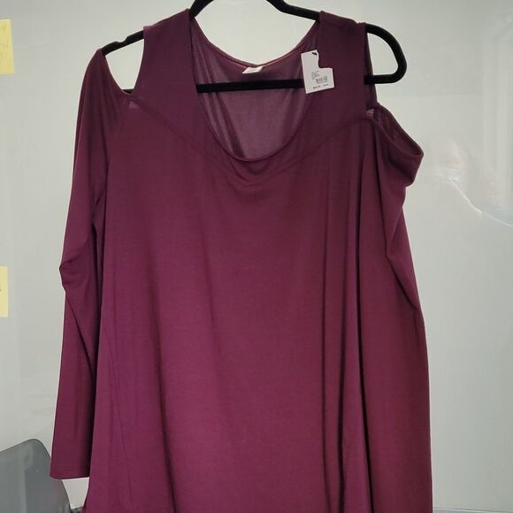 B Active cold shoulder top - Picture 1 of 5
